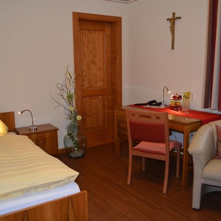 וילסהופן אן דר דונאו Gaestehaus Schweiklberg מראה חיצוני תמונה