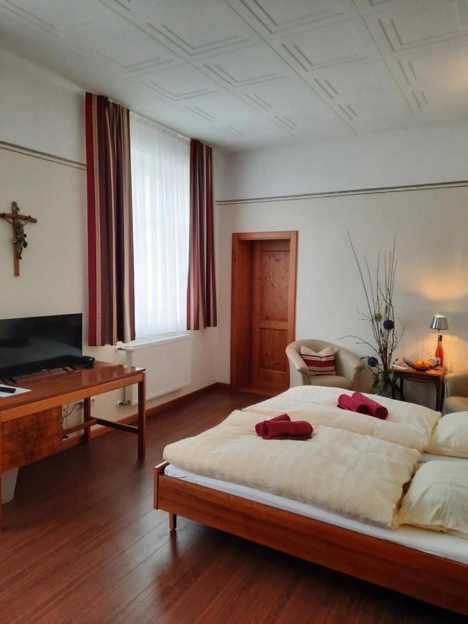 וילסהופן אן דר דונאו Gaestehaus Schweiklberg מראה חיצוני תמונה