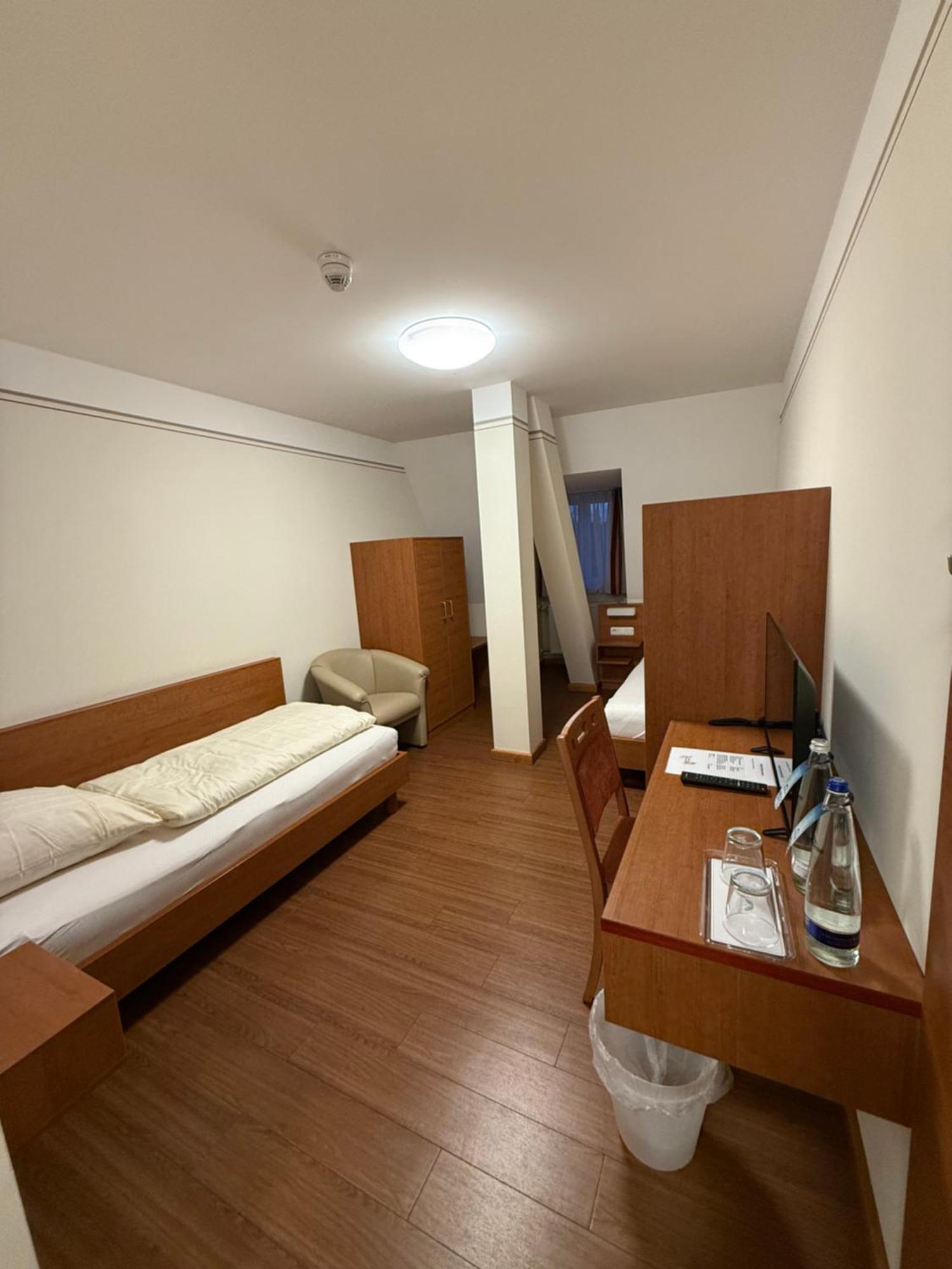 וילסהופן אן דר דונאו Gaestehaus Schweiklberg מראה חיצוני תמונה
